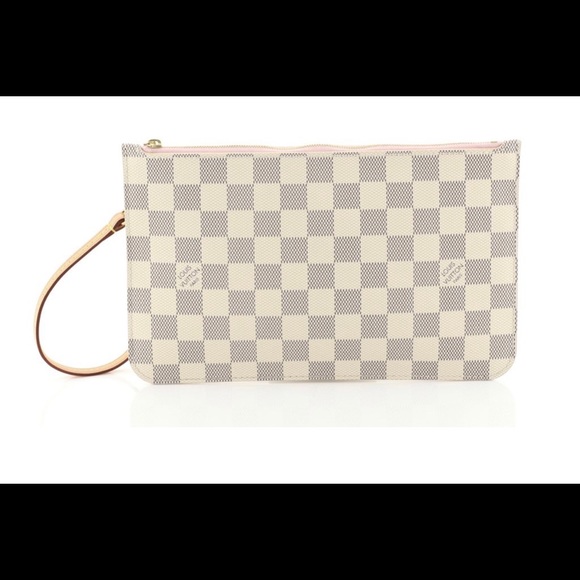 Louis Vuitton wristlet - Picture 3 of 5